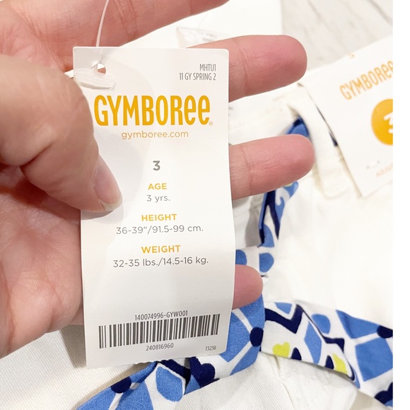 NWT Gymboree White Cargo Pants with Belt and Flower Embroidery Size 3 - Picture 4 of 6